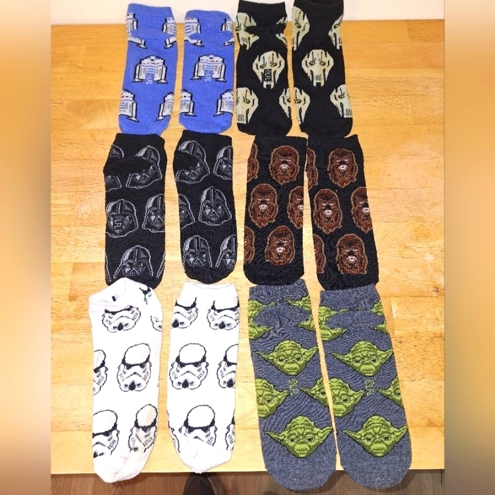 Six pairs of Star Wars ankle socks in a men's size 8 or women's size 9. Pre-love